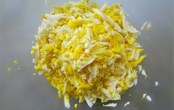 Салат с копченым окорочком и корейской морковью Салат с копченым окорочком и корейской морковью