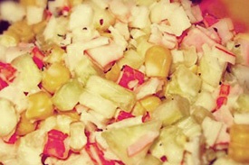 Крабовый салат с оливками Крабовый салат с оливками