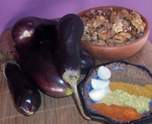 Баклажаны с орехами и чесноком Баклажаны с орехами и чесноком