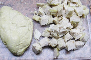 Салат с ананасами, курицей и орехами Салат с ананасами, курицей и орехами