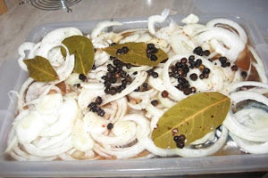 Быстро маринованная скумбрия Быстро маринованная скумбрия