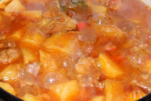 Жаркое из говядины с картошкой Жаркое из говядины с картошкой