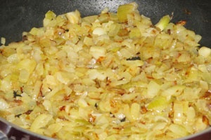 Салат с курицей, грибами и грецкими орехами Салат с курицей, грибами и грецкими орехами