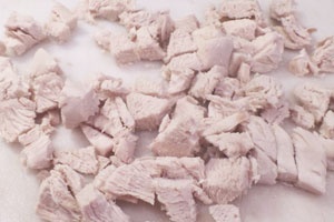 Салат с курицей, грибами и грецкими орехами Салат с курицей, грибами и грецкими орехами