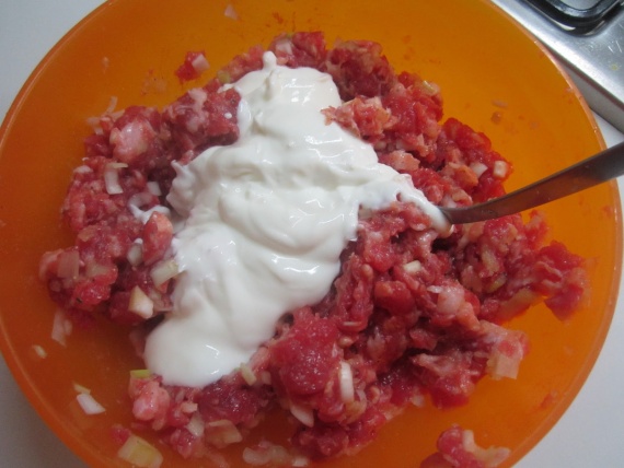 Мясной рулет в слоеном тесте Мясной рулет в слоеном тесте