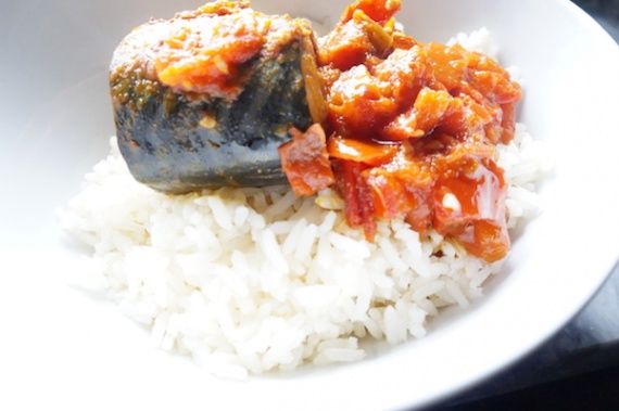 Запеченная скумбрия с овощами Запеченная скумбрия с овощами