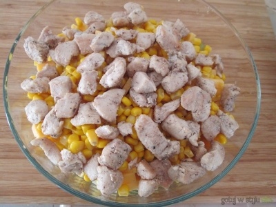 Салат с блинами и курицей Салат с блинами и курицей