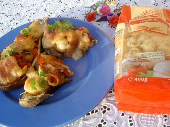 Баклажаны, фаршированные макаронами Баклажаны, фаршированные макаронами