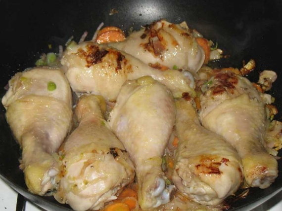 Куриные голени в томатном соусе Куриные голени в томатном соусе