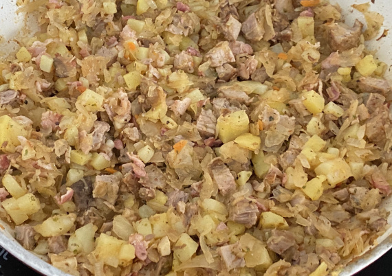 Вареники с квашеной капустой и грибами Вареники с квашеной капустой и грибами