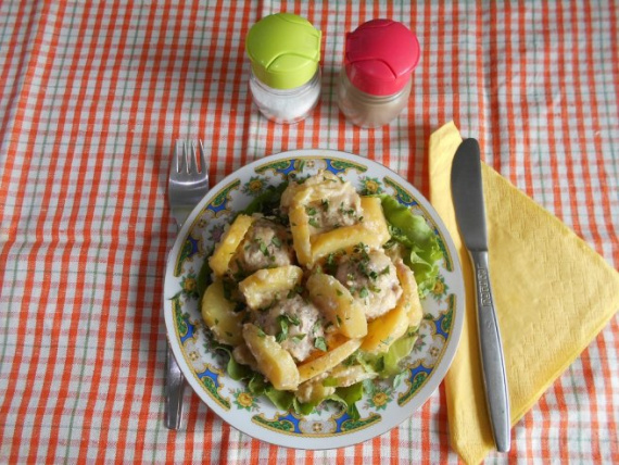 Запеканка с мясными шариками Запеканка с мясными шариками