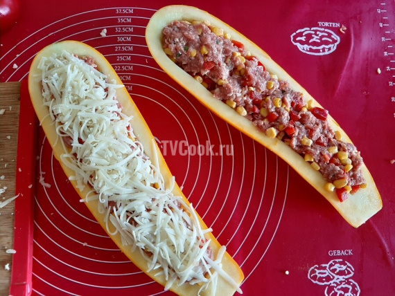 Кабачки запеченные в духовке с фаршем Кабачки запеченные в духовке с фаршем