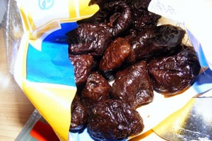 Куриная грудка, фаршированная черносливом Куриная грудка, фаршированная черносливом