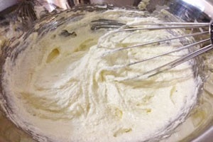 Манник в мультиварке на кефире Манник в мультиварке на кефире