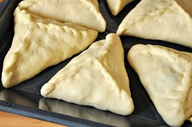Треугольники с мясом и картошкой Эчпочмак Треугольники с мясом и картошкой Эчпочмак