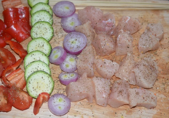 Куриные шашлычки с овощами Куриные шашлычки с овощами