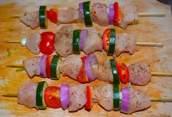 Куриные шашлычки с овощами Куриные шашлычки с овощами