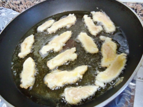 Салат с курицей в панировке Салат с курицей в панировке