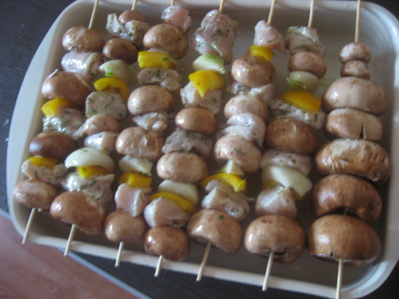 Шашлык из курицы и шампиньонов Шашлык из курицы и шампиньонов