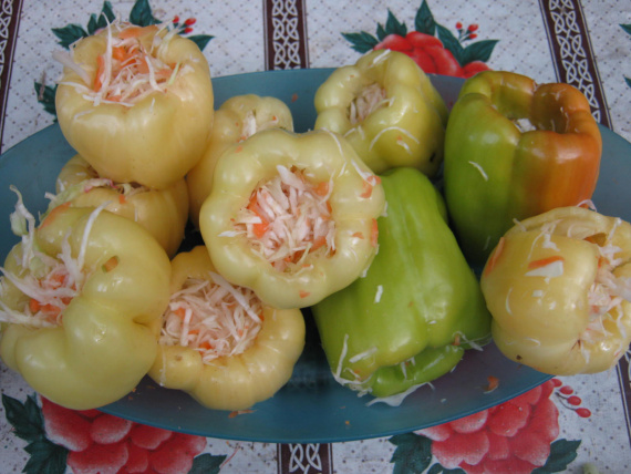 Фаршированный перец на зиму, с морковью и капустой Фаршированный перец на зиму, с морковью и капустой