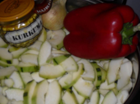 Кабачки с перцем и куркумой на зиму Кабачки с перцем и куркумой на зиму