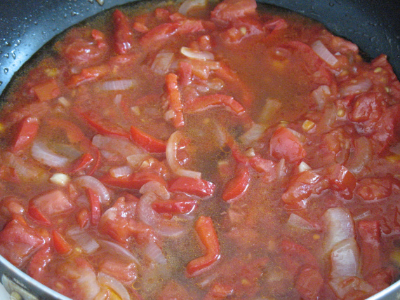 Тушеный карп с овощами в томате Тушеный карп с овощами в томате