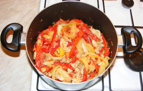 Курица с кунжутом и овощами Курица с кунжутом и овощами