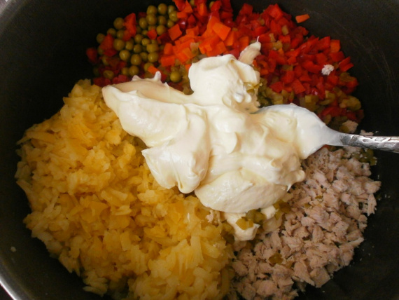 Куриный салат с овощами Куриный салат с овощами