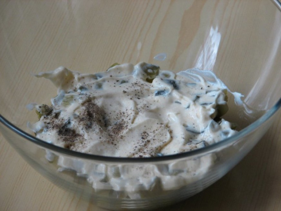 Слоеный салат с курицей и ананасом Слоеный салат с курицей и ананасом
