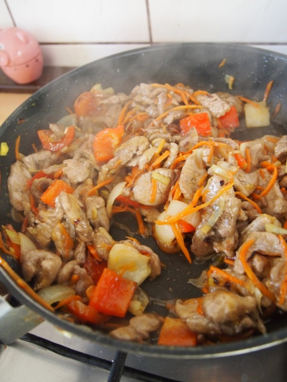 Свинина с овощами по-китайски Свинина с овощами по-китайски