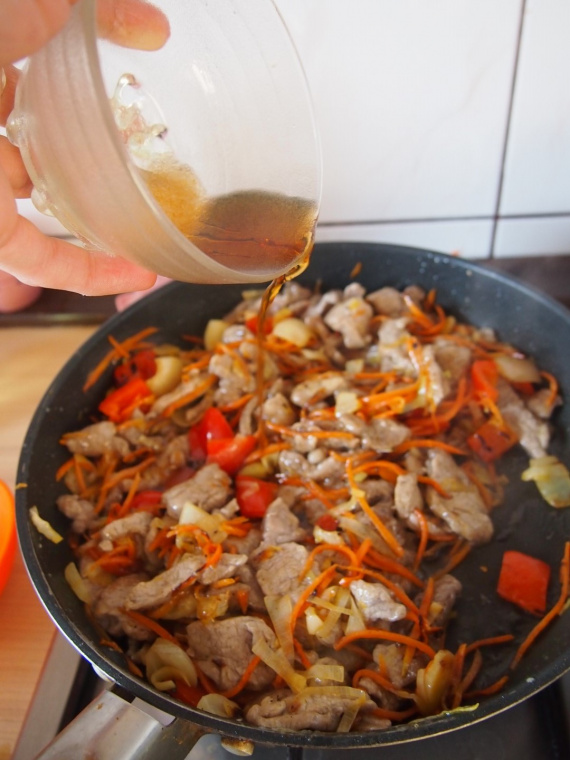 Свинина с овощами по-китайски Свинина с овощами по-китайски