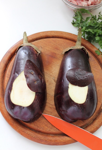 Баклажаны, фаршированные мясом Баклажаны, фаршированные мясом