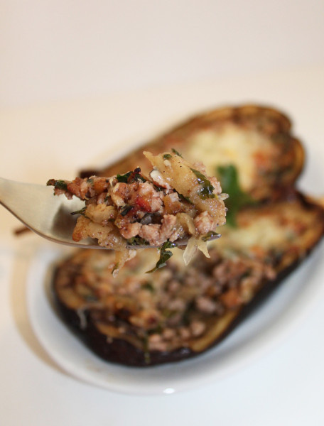 Баклажаны, фаршированные мясом Баклажаны, фаршированные мясом