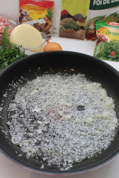 Баклажаны, фаршированные мясом Баклажаны, фаршированные мясом