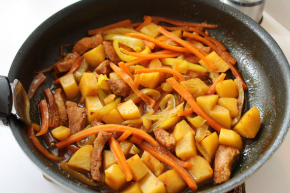 Карри из свинины с овощами Карри из свинины с овощами