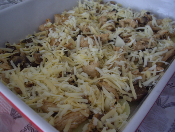 Картофельная запеканка с грибами и курицей Картофельная запеканка с грибами и курицей