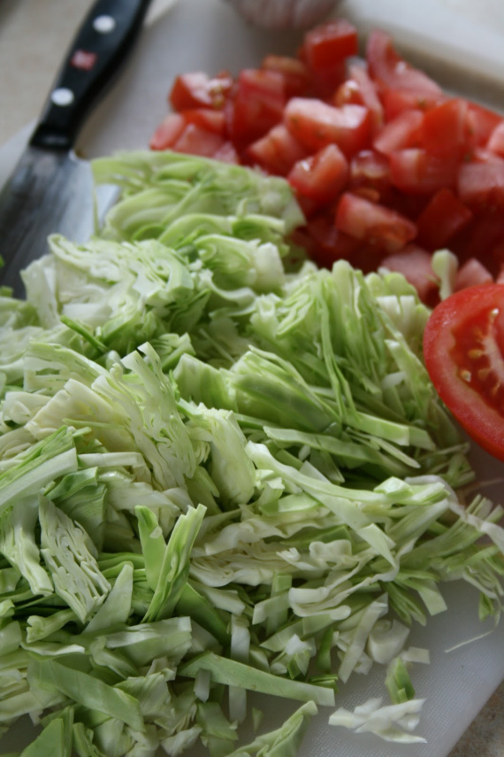Тушеная курица с капустой и овощами Тушеная курица с капустой и овощами