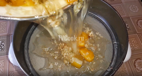 Сироп из цветков чёрной бузины — летний elderflower cordial для коктейлей Hugo Сироп из цветков чёрной бузины — летний elderflower cordial для коктейлей Hugo