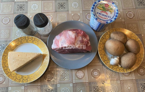 Свинина под картофельной шубкой Свинина под картофельной шубкой