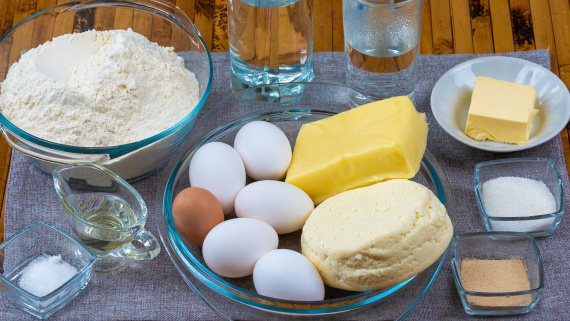 Хачапури с сыром и яйцом в духовке по-аджарски Хачапури с сыром и яйцом в духовке по-аджарски