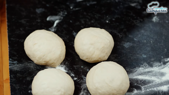 Хачапури с сыром и яйцом в духовке по-аджарски Хачапури с сыром и яйцом в духовке по-аджарски