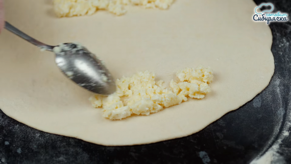Хачапури с сыром и яйцом в духовке по-аджарски Хачапури с сыром и яйцом в духовке по-аджарски
