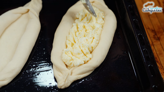 Хачапури с сыром и яйцом в духовке по-аджарски Хачапури с сыром и яйцом в духовке по-аджарски