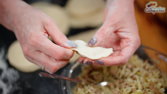 Вареники с капустой и мясом по-сибирски Вареники с капустой и мясом по-сибирски
