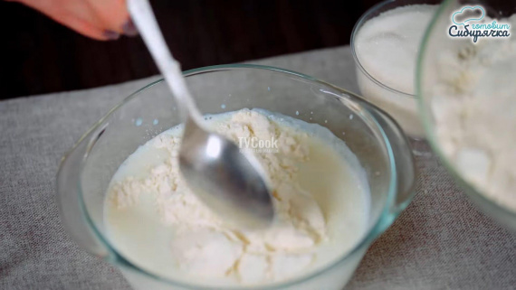 Пасхальные куличи с цукатами и изюмом Пасхальные куличи с цукатами и изюмом