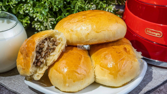 Пирожки с начинкой из мяса и риса в духовке Пирожки с начинкой из мяса и риса в духовке