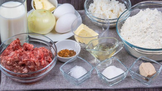 Пирожки с начинкой из мяса и риса в духовке Пирожки с начинкой из мяса и риса в духовке