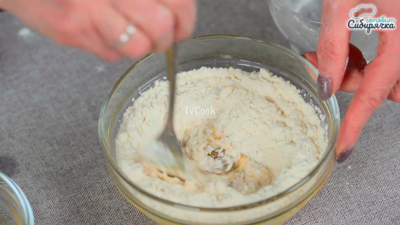 Домашняя яичная лапша с куркумой и зеленью Домашняя яичная лапша с куркумой и зеленью