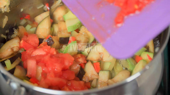 Овощной суп с кабачками и болгарским перцем Овощной суп с кабачками и болгарским перцем