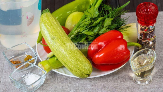 Овощной суп с кабачками и болгарским перцем Овощной суп с кабачками и болгарским перцем